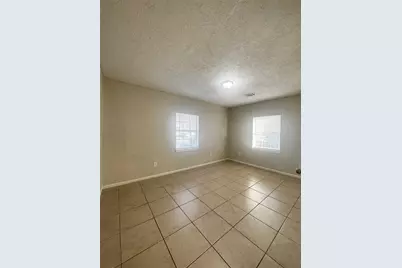 6713 Greenhurst Street, Houston, TX 77091 - Photo 13
