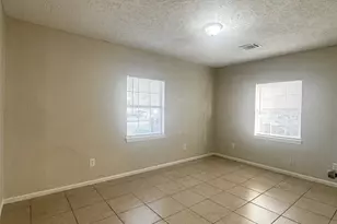 6713 Greenhurst St, Houston, TX 77091 - Photo 13