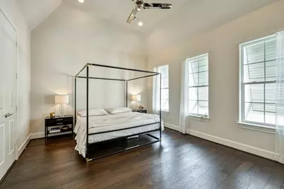 221 E 27th Street, Houston, TX 77008 - Photo 17