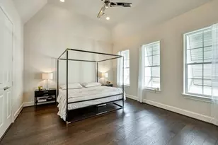 221 E 27th St, Houston, TX 77008 - Photo 17