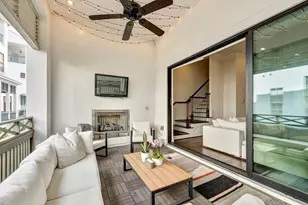 221 E 27th St, Houston, TX 77008 - Photo 15