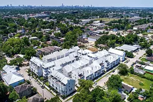 221 E 27th St, Houston, TX 77008 - Photo 23