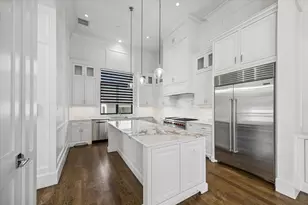 1331 Peden St, Houston, TX 77006 - Photo 7