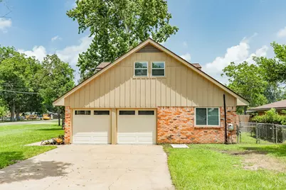 811 Loggins Drive, West Columbia, TX 77486 - Photo 5