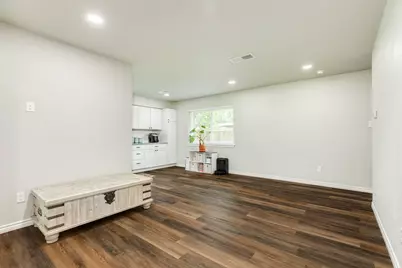 811 Loggins Drive, West Columbia, TX 77486 - Photo 15