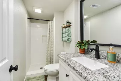 811 Loggins Drive, West Columbia, TX 77486 - Photo 21