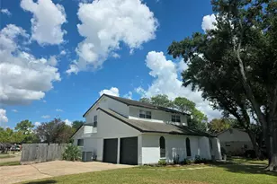 11946 Brighton Ln, Meadows Place, TX 77477 - Photo 3
