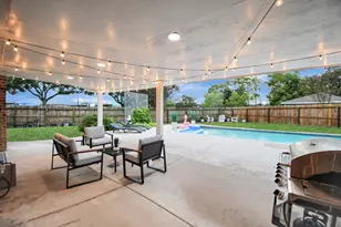 11946 Brighton Ln, Meadows Place, TX 77477 - Photo 25