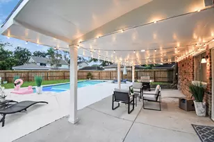 11946 Brighton Ln, Meadows Place, TX 77477 - Photo 5