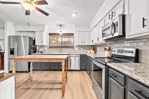 16806 Colony Bend Dr, Friendswood, TX 77546 - Photo 9