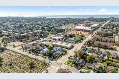 4225 Avenue L, Galveston, TX 77550 - Photo 17