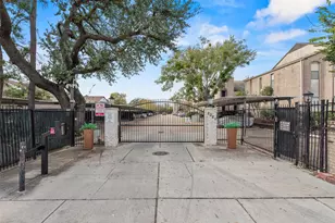 2021 Spenwick Dr, Houston, TX 77055 - Photo 19