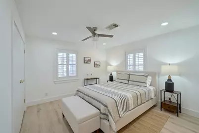 7117 Delesandri Drive, Hitchcock, TX 77563 - Photo 15