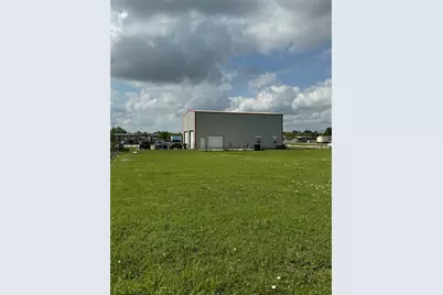 8417 Los Robles Avenue, Alvin, TX 77511 - Photo 27