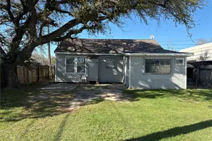 10 7th St N, Texas City, TX 77590 - Photo 1