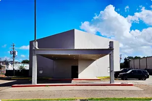 10902 Kingspoint Rd, Houston, TX 77075 - Photo 1