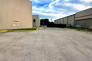 10902 Kingspoint Rd, Houston, TX 77075 - Photo 29