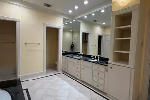 1 Pine Briar Cir, Houston, TX 77056 - Photo 5