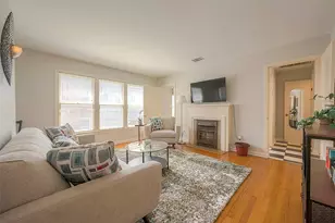 1558 1/2 Castle Ct, Houston, TX 77006 - Photo 5