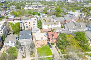 1558 1/2 Castle Ct, Houston, TX 77006 - Photo 17