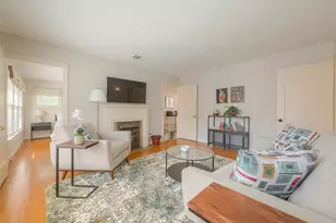 1558 1/2 Castle Ct, Houston, TX 77006 - Photo 7