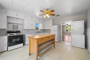 1802 Marjorie St, Brenham, TX 77833 - Photo 11
