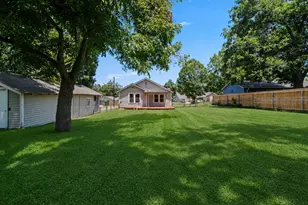 1802 Marjorie St, Brenham, TX 77833 - Photo 15