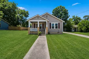 1802 Marjorie St, Brenham, TX 77833 - Photo 1