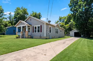1802 Marjorie St, Brenham, TX 77833 - Photo 3
