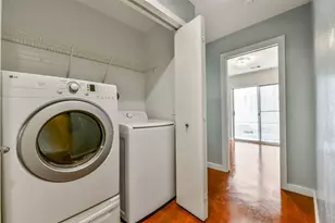 2716 Chenevert St, Houston, TX 77004 - Photo 23