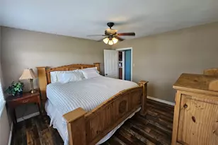 136 Fisher St, Matagorda, TX 77414 - Photo 3