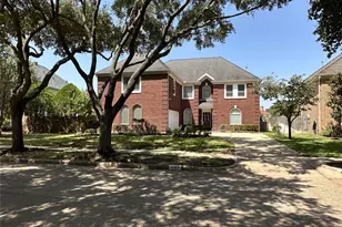 1103 Gloria Ct, Sugar Land, TX 77478 - Photo 3
