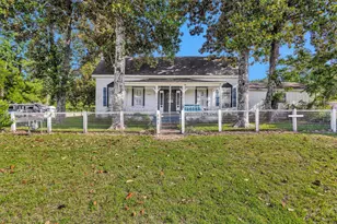 207 W Elder St, Colmesneil, TX 75938 - Photo 1