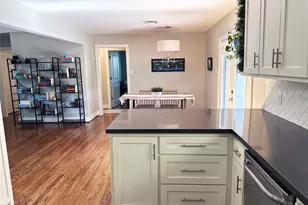 4821 Hummingbird St, Houston, TX 77035 - Photo 13