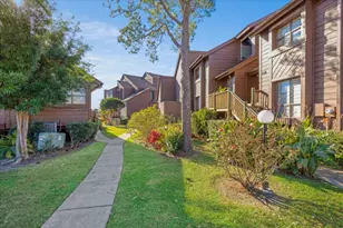 727 Davis Rd, League City, TX 77573 - Photo 5