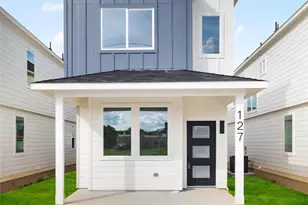 127 S Virginia St, La Porte, TX 77571 - Photo 1