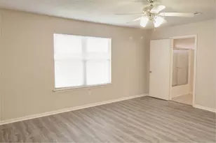 5530 Violet Path Ln, Houston, TX 77085 - Photo 9