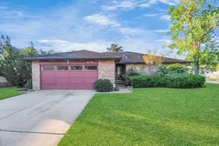 403 Westwood Dr, Friendswood, TX 77546 - Photo 1