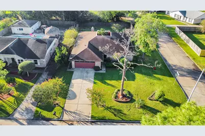 403 Westwood Drive, Friendswood, TX 77546 - Photo 5