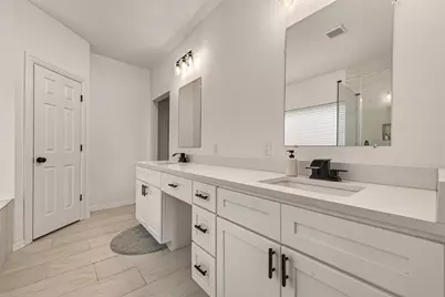 4423 Parkwater Cove Court SE, Sugar Land, TX 77479 - Photo 35