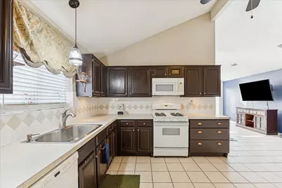 24919 Bovington Drive, Spring, TX 77389 - Photo 5