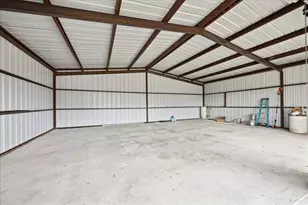 1935 Willow Rd, Wallis, TX 77485 - Photo 31