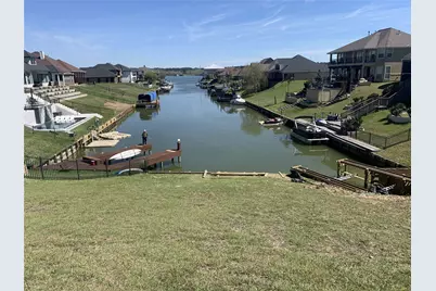 10890 Decatur, Willis, TX 77318 - Photo 1