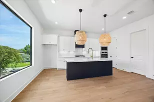 1327 W 22nd St, Houston, TX 77008 - Photo 7