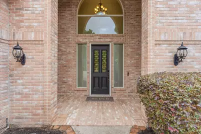 9 Claridge Court, Conroe, TX 77304 - Photo 3