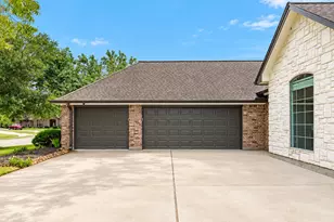 52 English Oak Ct, Lake Jackson, TX 77566 - Photo 5