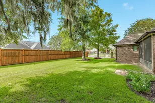 52 English Oak Ct, Lake Jackson, TX 77566 - Photo 37