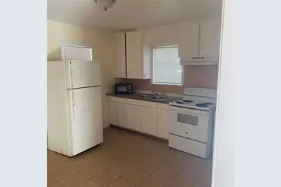 2212 63rd St, Galveston, TX 77551 - Photo 3