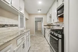 1606 Afton St, Houston, TX 77055 - Photo 9