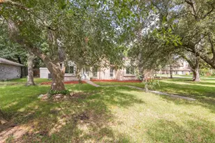 3820 Evergreen Dr, Dickinson, TX 77539 - Photo 3